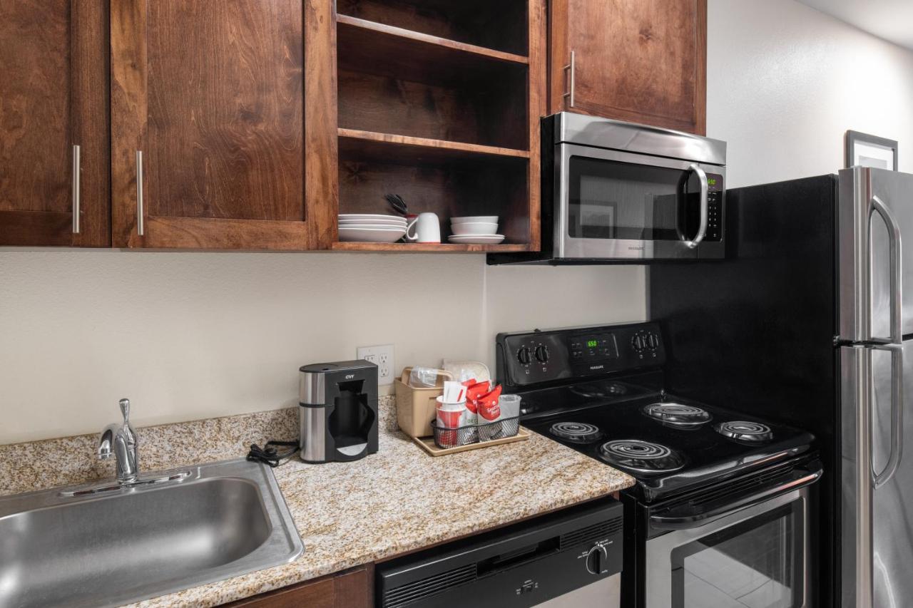 Home Away Kitchen Suites Enid Zewnętrze zdjęcie